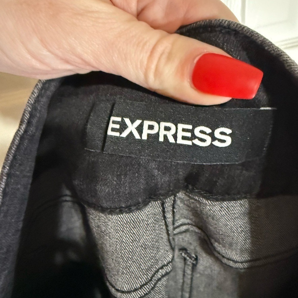 Express Super High Rise Legging Jeans 4R‎ Black Wash Stretch+ Button Denim NWT - Picture 3 of 4